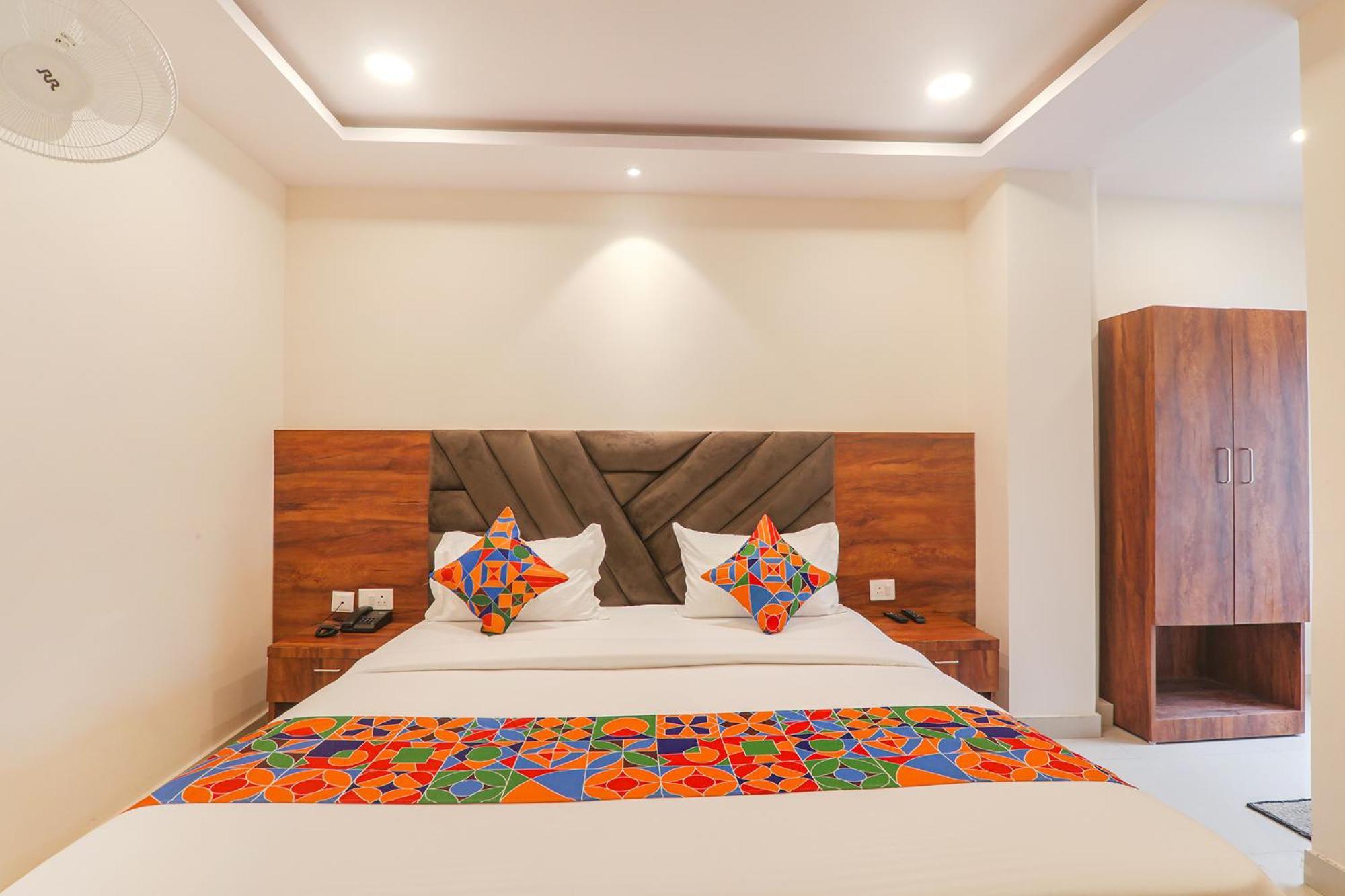 Fabhotel Rachna Palace And Banquets - Nr Lekhraj Metro Station Lucknow Exterior photo